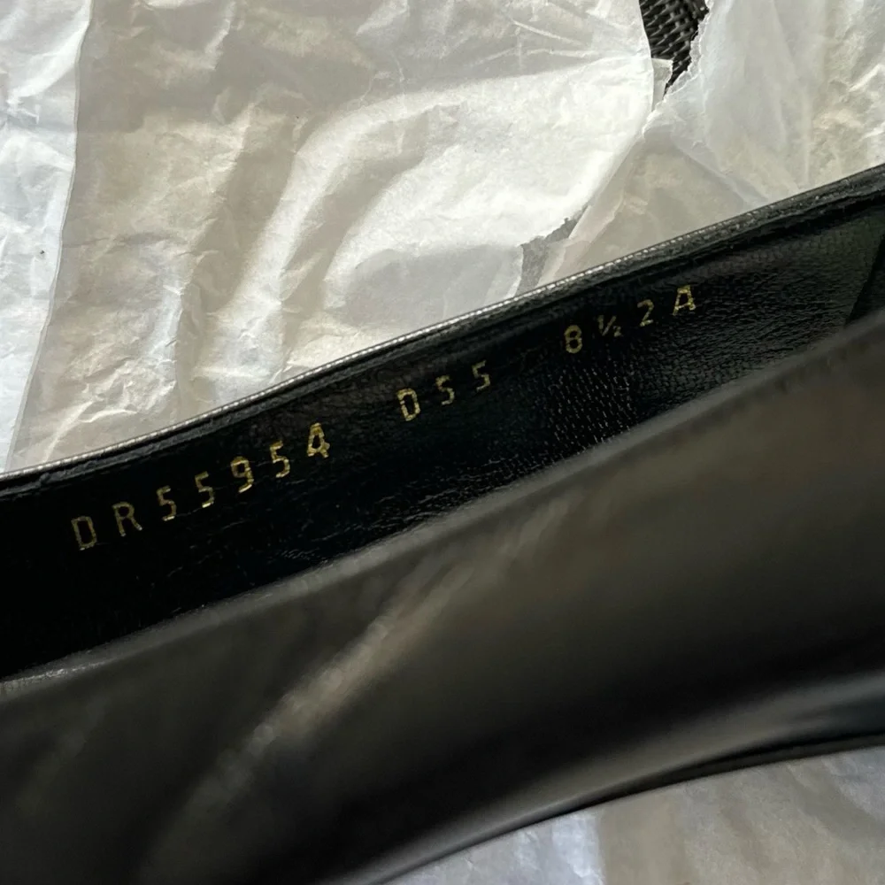 Ferragamo Black Leather Women's Shoes.
